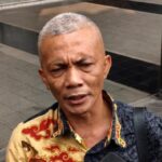 pendiri-indonesia-audit-watch-iaw-iskandar-hp-sitorus-selesai-diperiksa-kpk-sebagai-saksi-dalam-kasus-korupsi-importasi-di-dit-1781254901073_169